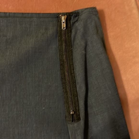 Blue A Line skirt with pistols - Picture 3 of 4